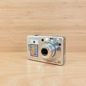 Sony Cyber-shot DSC-W55 7.2MP Digital Camera / Silver / Carl Zeiss Lens / Tested